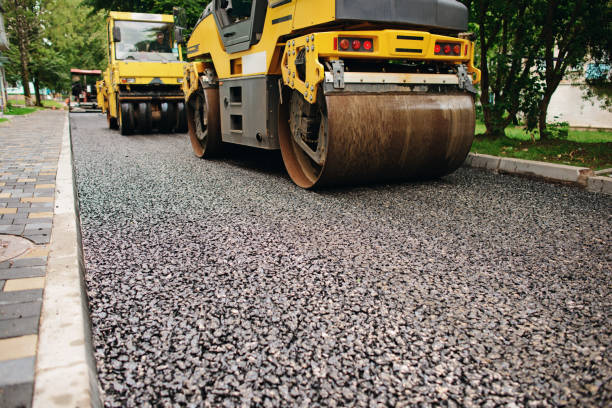 Best Professional Driveway Pavers  in Hallsville, MO